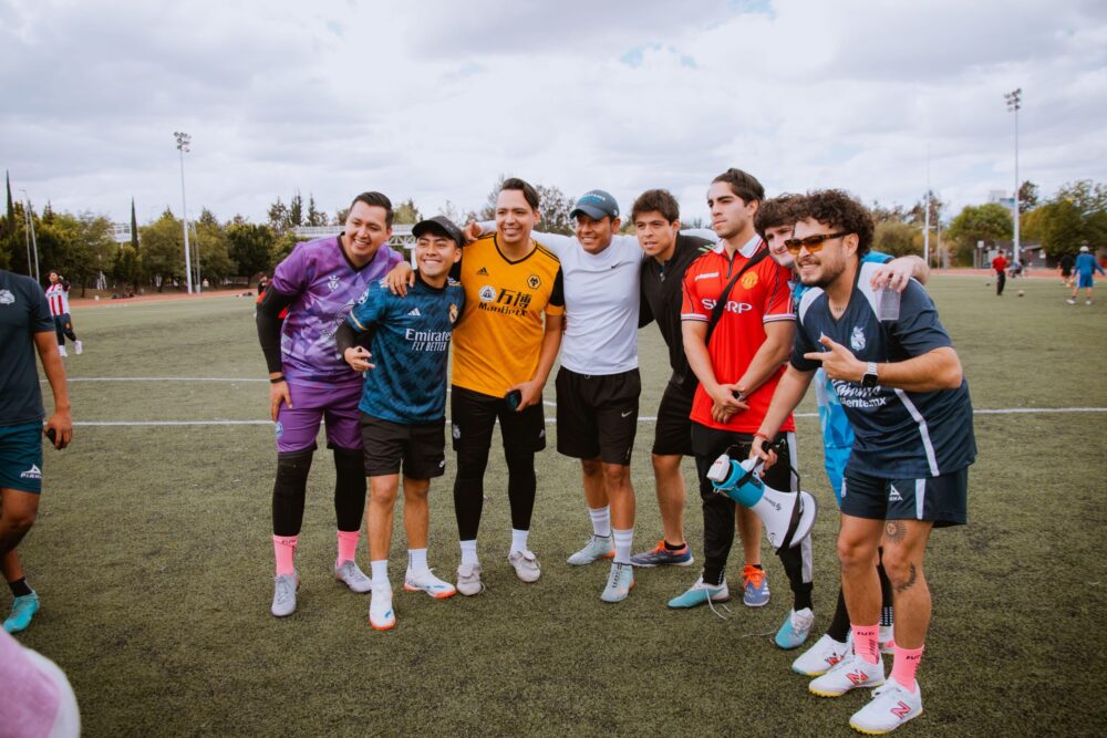 Verschillende voetbalshirts training